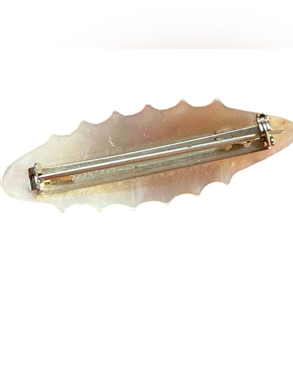 Vintage Mother of Pearl Shell Leaf Brooch Pin Featuring Gold-toned Wire Script - Picture 4 of 9